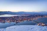Von der Polarlichtmetropole an den Fjord